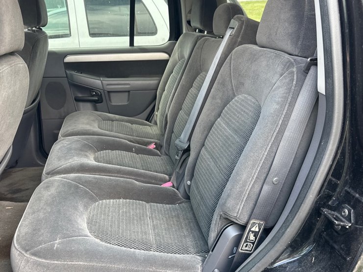 2003-ford-explorer-image-6