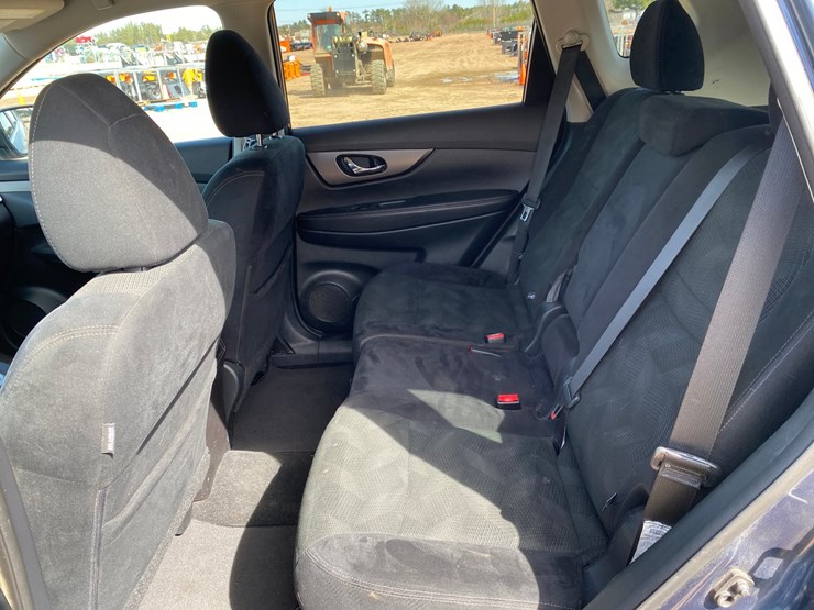 2016-nissan-rogue-image-24