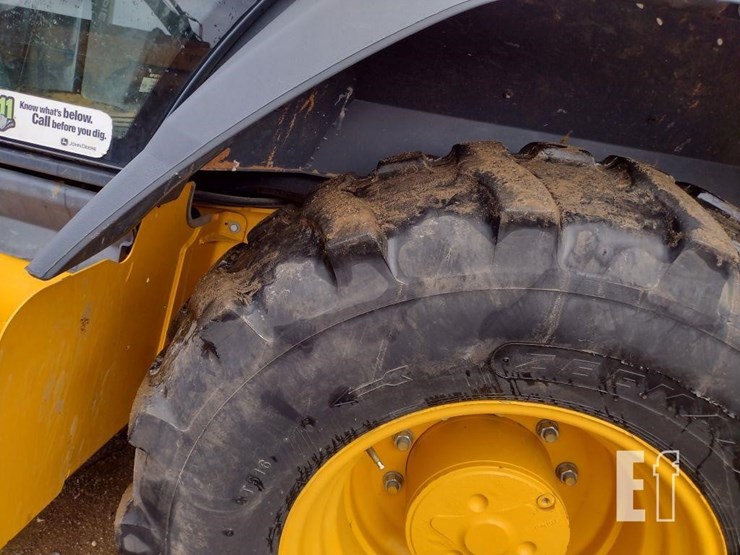 2020-deere-310l-image-13