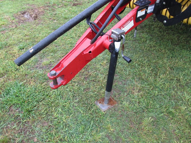 new-holland-br7060-image-35