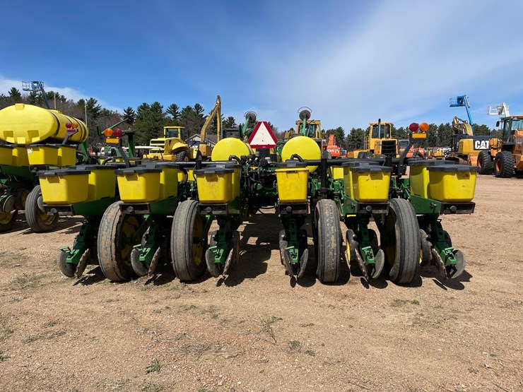 john-deere-7200-image-6