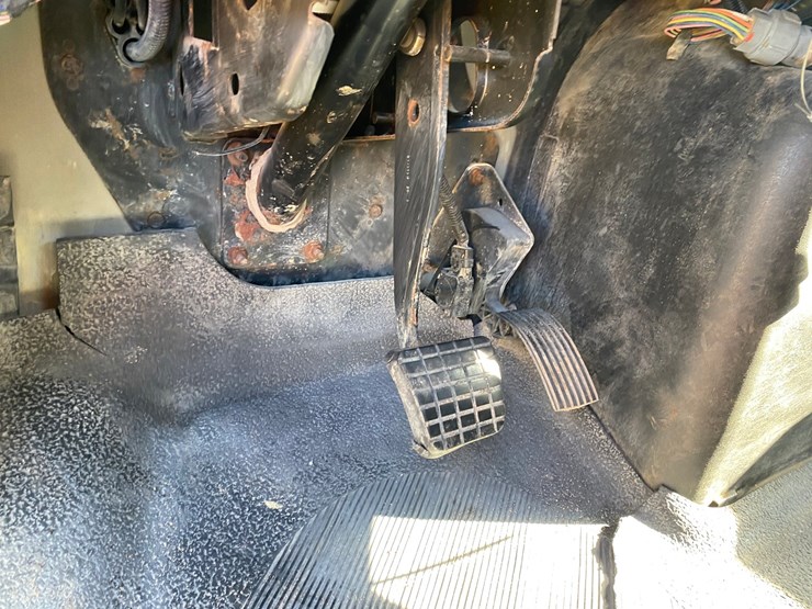 2004-international-7400-image-33