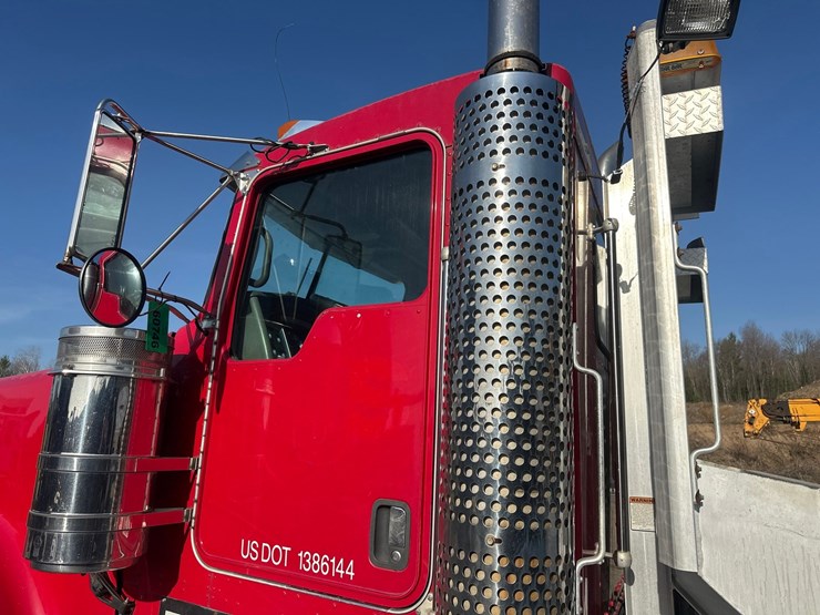 2006-kenworth-w900-image-14