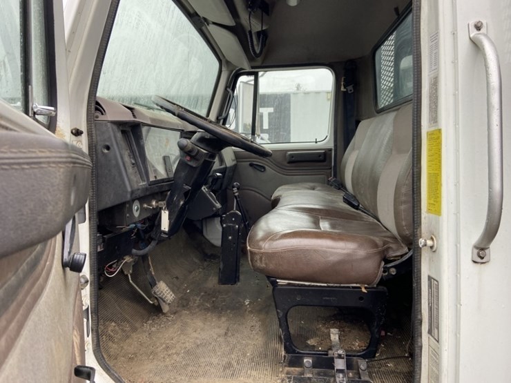 1995-international-4700-image-12