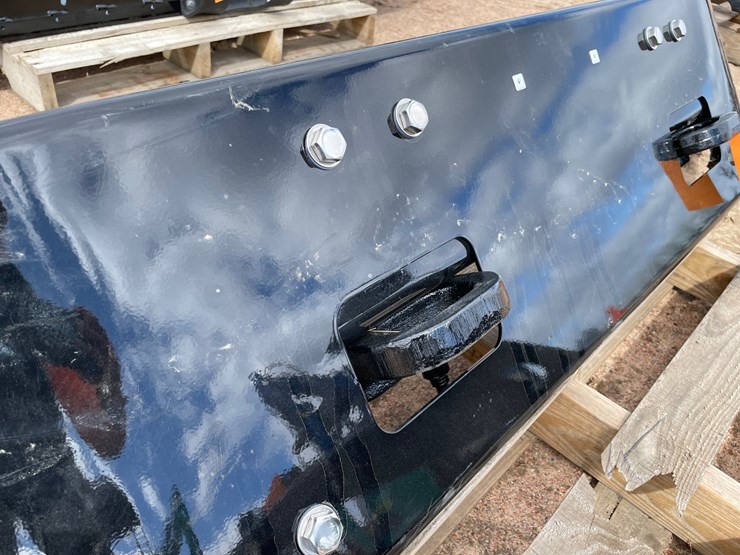 freightliner-108sd-image-4