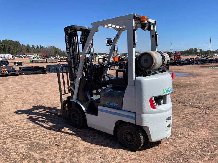 #1135-•-unicarriers-lp-forklift-image-3