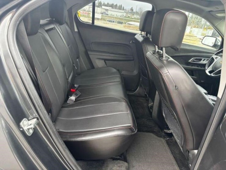 2017-chevrolet-equinox-image-48