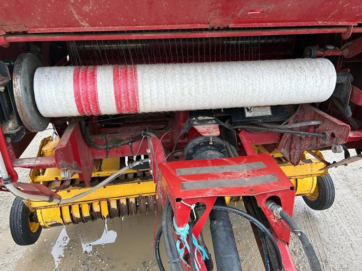 new-holland-br7060-image-19