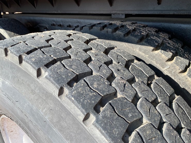 2004-international-7400-image-17