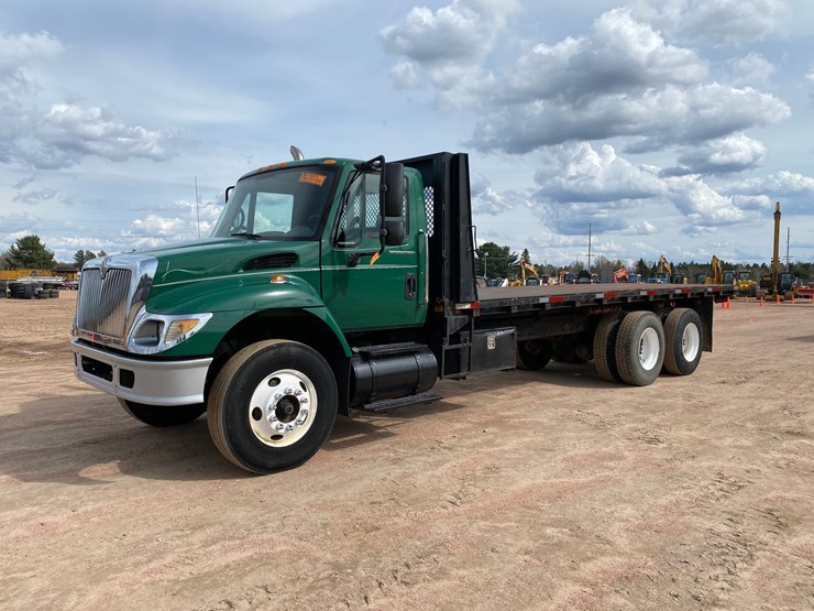 2003-international-7400-image-1