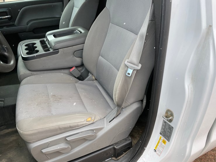 2015-chevrolet-silverado-2500-image-34