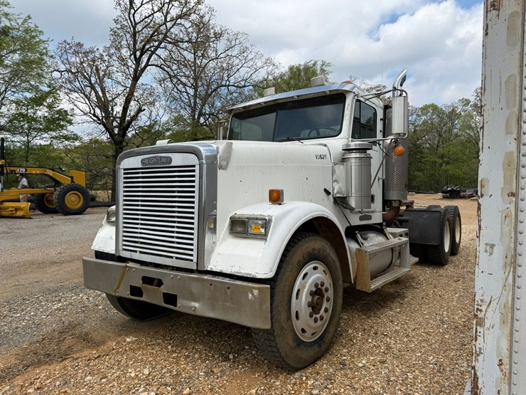 1998-freightliner-108sd-plus-image-1
