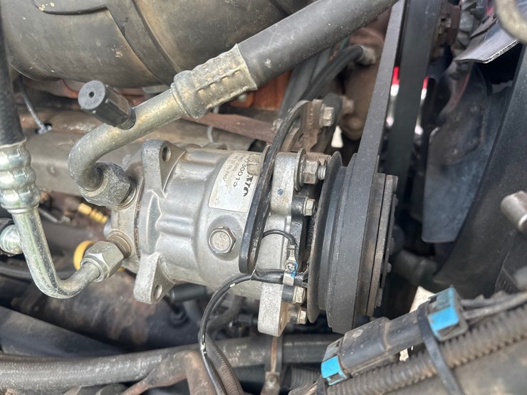 2002-mack-ch613-image-43