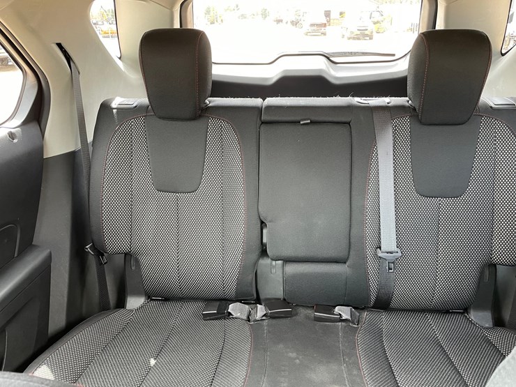 2016-chevrolet-equinox-lt-image-37