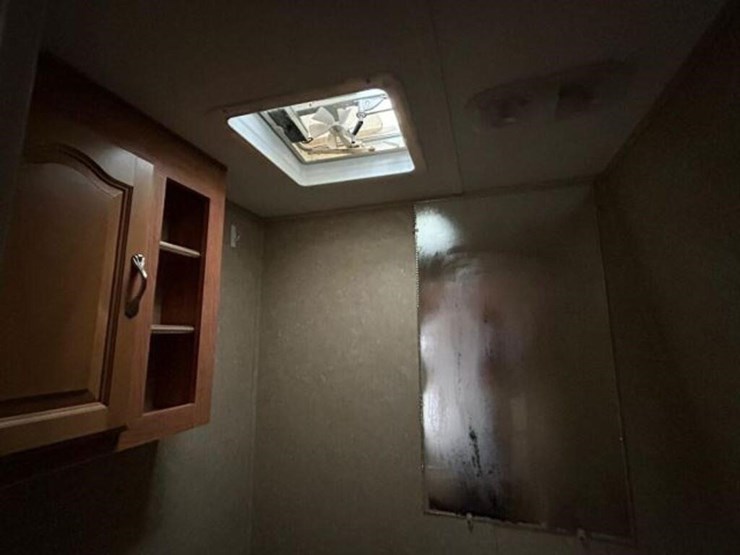 2010-gulf-stream-innsbruck-supreme-lodge-40tbs-t/a-image-65