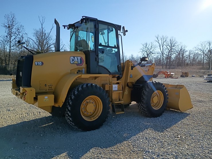 2023-caterpillar-910-image-9
