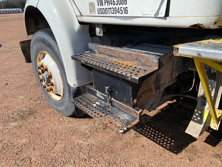 1993-international-8100-image-11