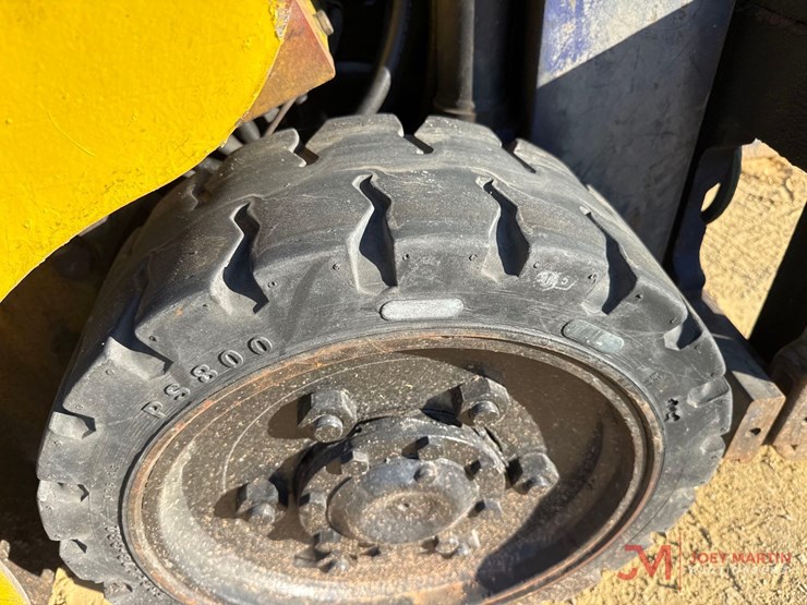 komatsu-fg25t-12-image-12