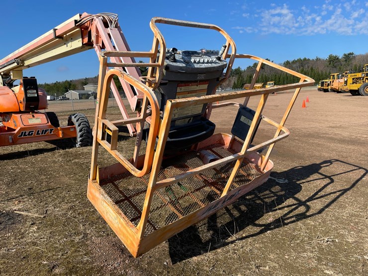 2008-jlg-m600j-image-11