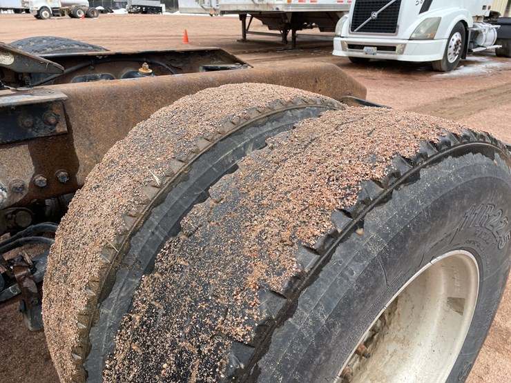 2016-kenworth-t680-image-30