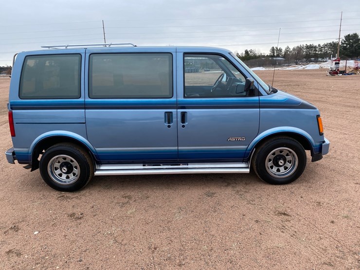 1985-chevrolet-astro-image-4