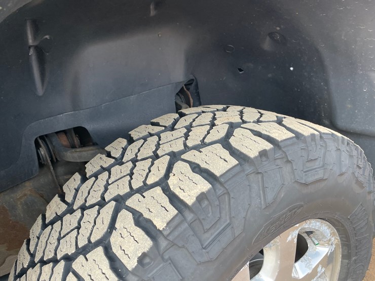 2013-chevrolet-silverado-2500hd-image-32