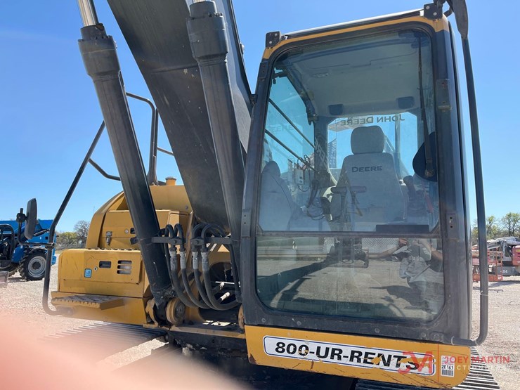 2019-john-deere-6-image-23