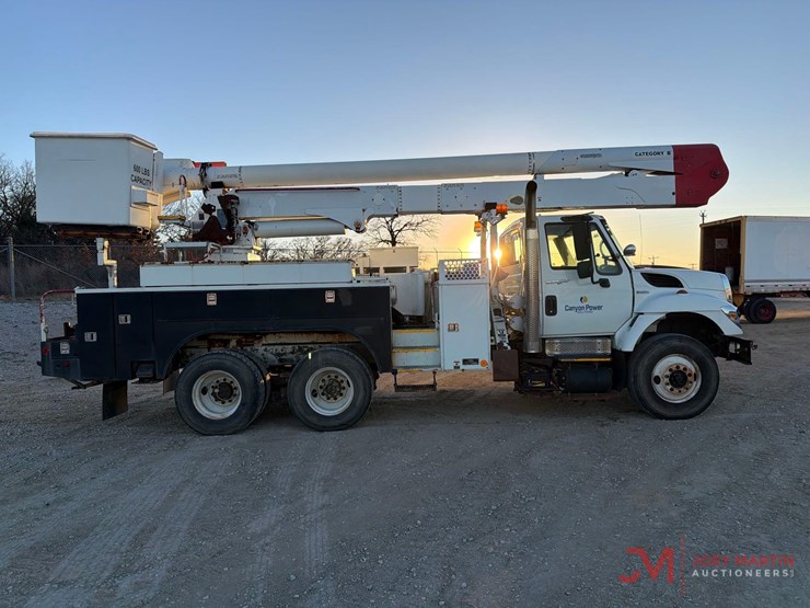 2008-international-7400-image-2