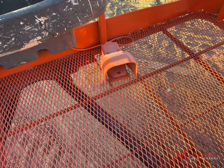 2015-jlg-800s-image-9