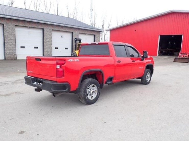 2022-chevrolet-2500hd-image-5