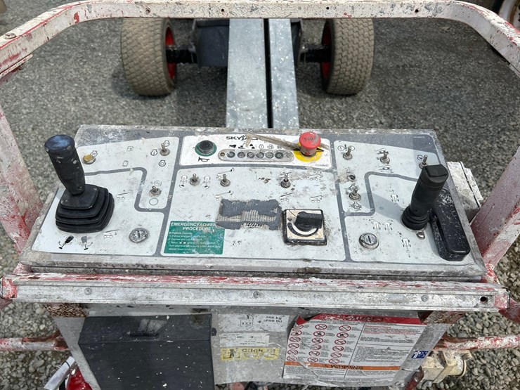 2017-skyjack-sj40t-image-13