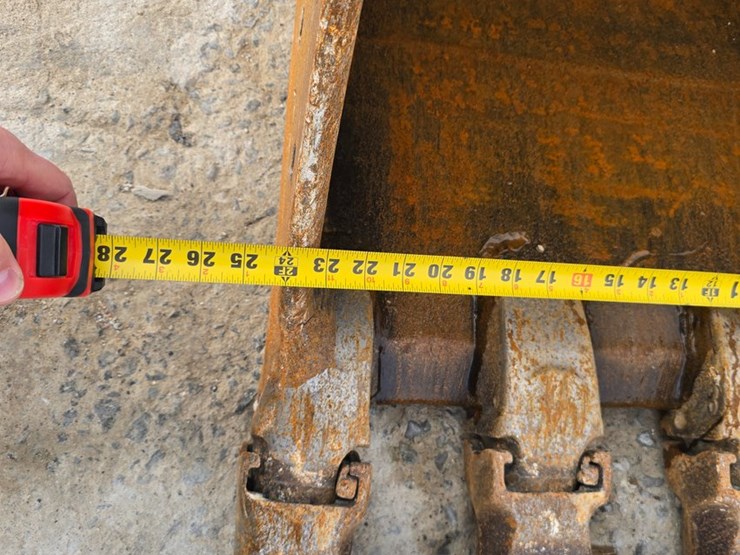 2013-deere-160g-lc-image-19