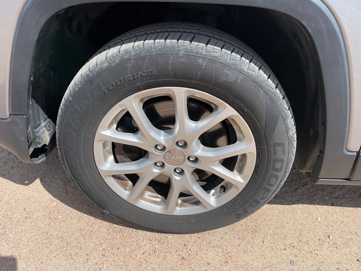 2014-jeep-cherokee-image-15