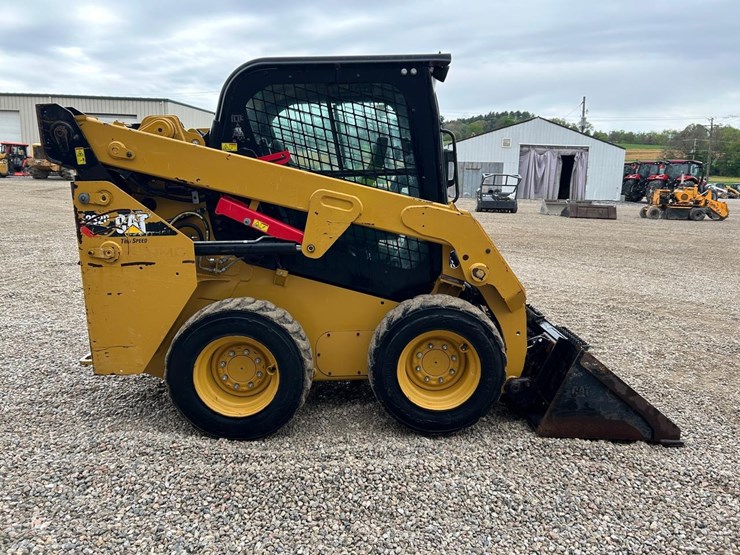 2019-caterpillar-232d-image-5