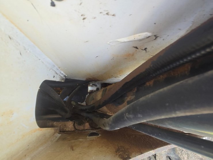 2010-bobcat-t650-image-93