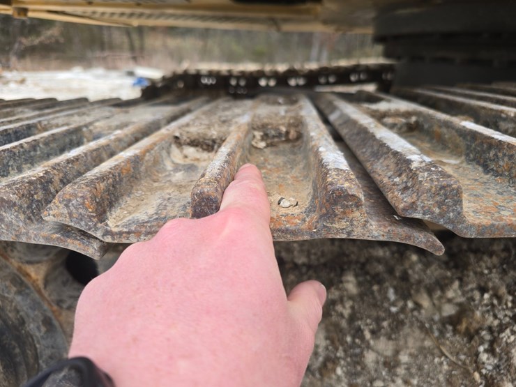 2013-deere-160g-lc-image-38