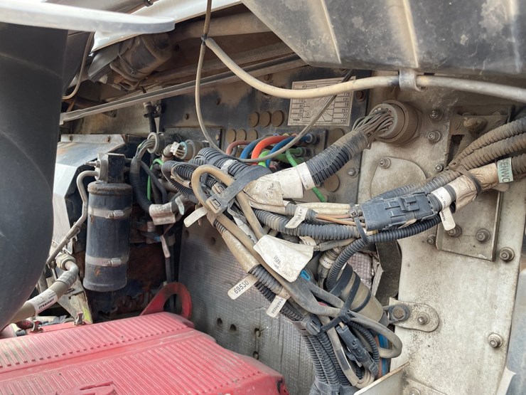 2016-kenworth-t660-image-48