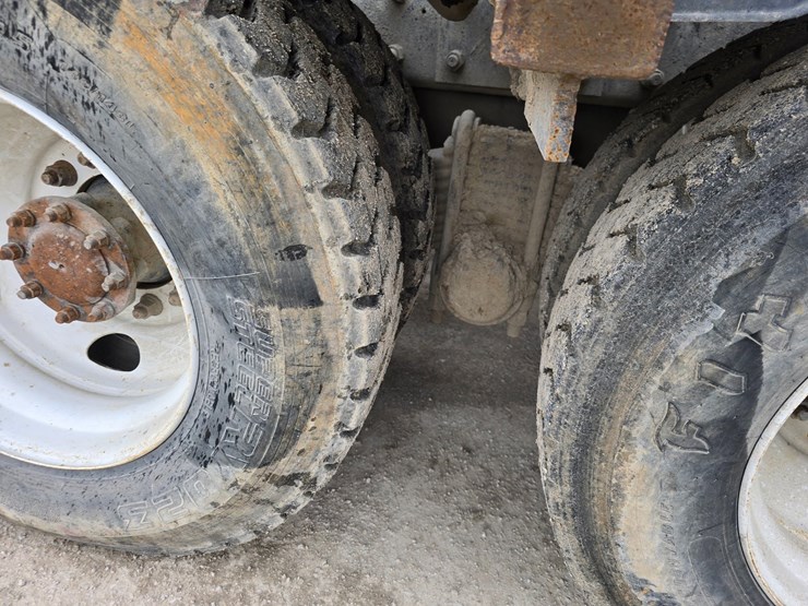 #22589-•-2006-mack-cv713-granite-roll-off-truck-image-89