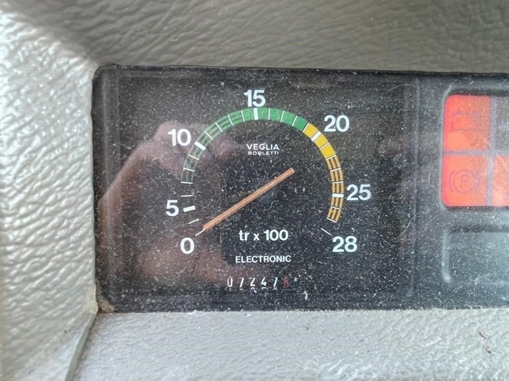 massey-ferguson-3660-image-11