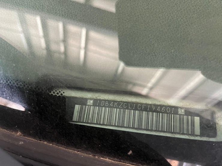 2013-chevrolet-3500-image-4