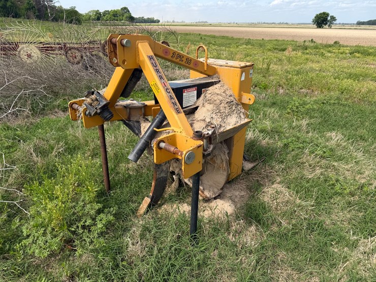 #46932-•-hurricane-26-pto-ditcher-image-1