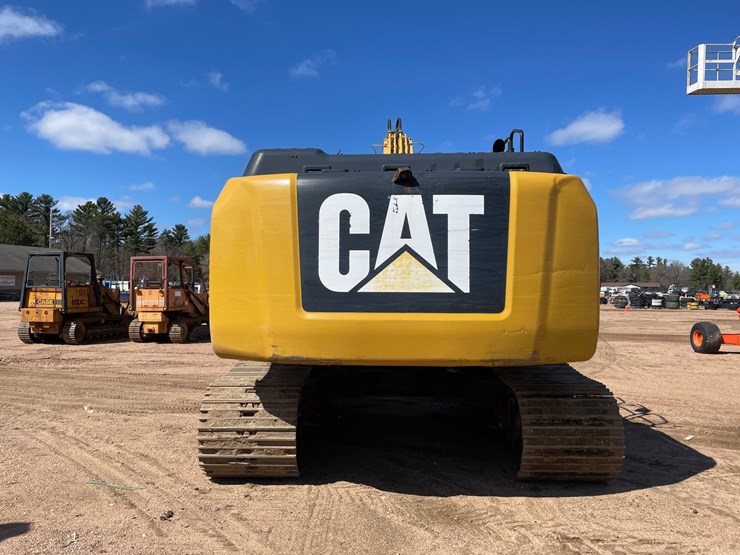 caterpillar-324e-image-4