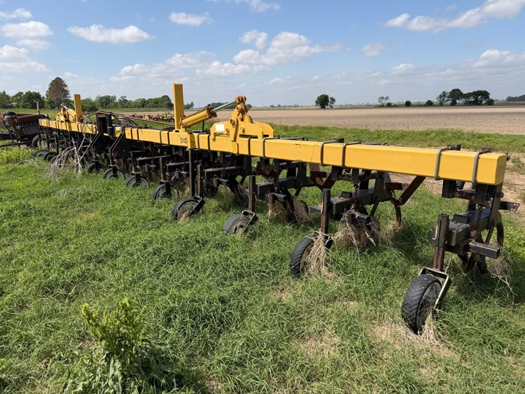 2000-landoll-2000-image-1