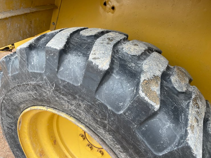 2002-caterpillar-914g-image-25