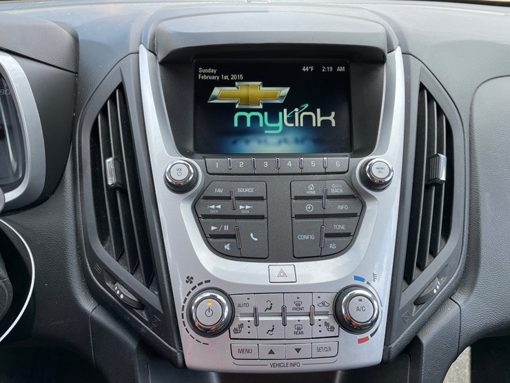 2016-chevrolet-equinox-lt-image-32