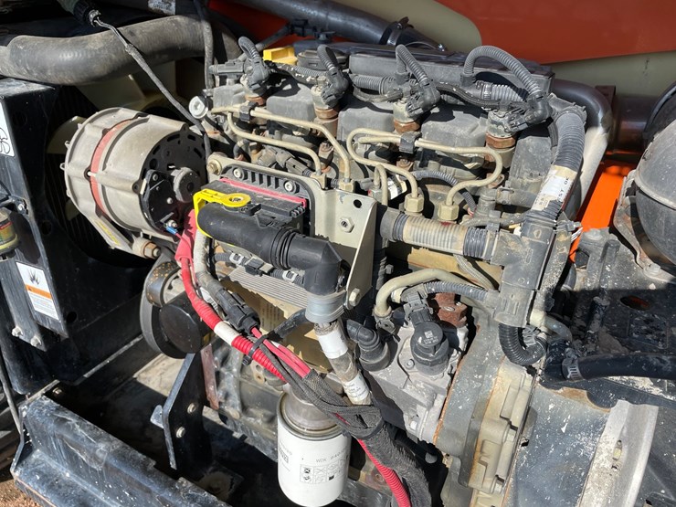 2015-jlg-4394rt-image-16