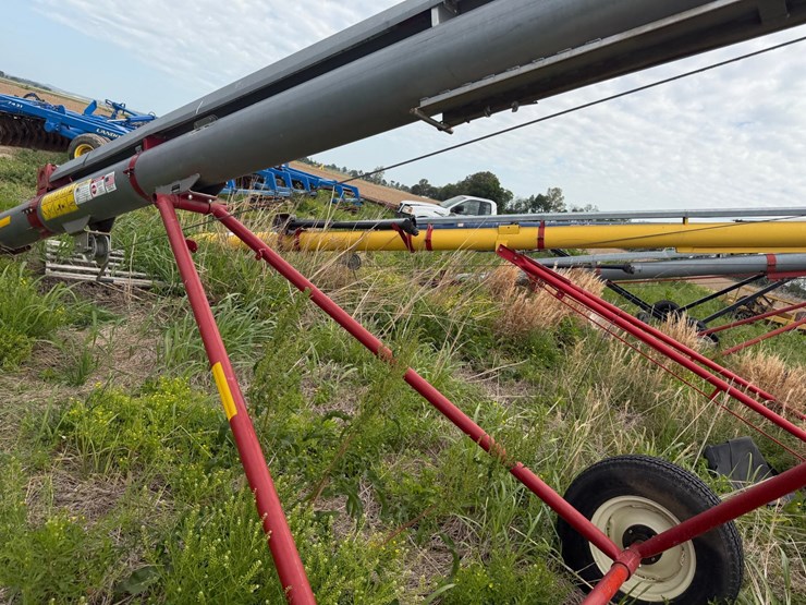 #46916-•-hutchinson-10-32-32'-grain-auger-image-26