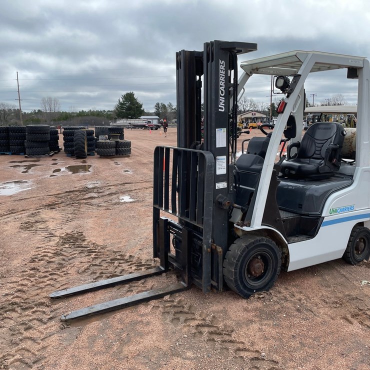 #1162 • Unicarriers 3,450 Lbs LP Forklift