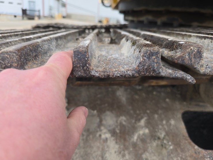 2014-deere-160g-lc-image-47