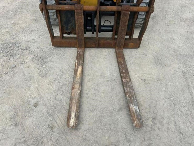 2012-caterpillar-th255-image-45